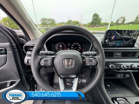 New 2025 Honda Pilot Touring image 22