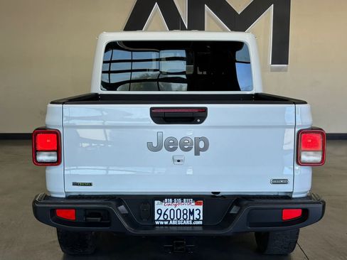 Used 2022 Jeep Gladiator Overland w/ Popular Equipment Package AWD/4WD image 8