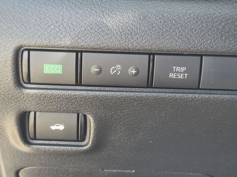 Used 2025 Nissan Sentra S FWD image 24