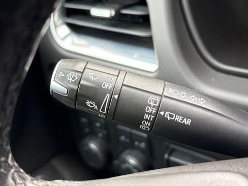 Used 2021 Chevrolet Suburban Z71 w/ Z71 Signature Package image 16