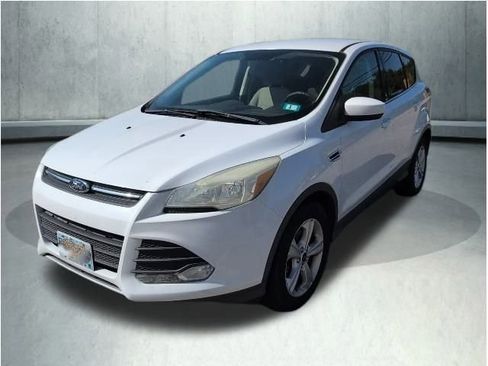 Used 2016 Ford Escape SE image 3