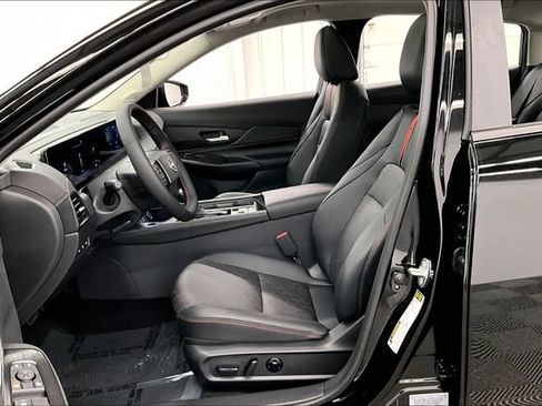 New 2026 Nissan Sentra SR w/ SR Premium Package FWD image 10