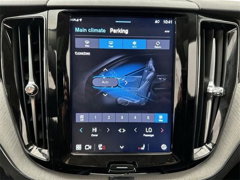 Certified 2025 Volvo XC60 B5 Plus image 19