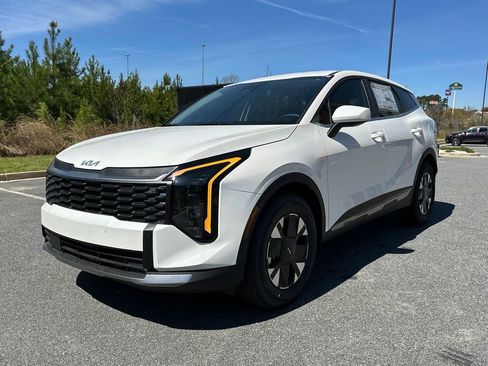 New 2026 Kia Sportage LX image 3