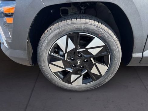 Used 2024 Hyundai Kona SEL AWD/4WD image 9