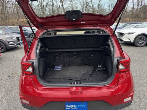 Certified 2023 Hyundai Venue SEL image 17