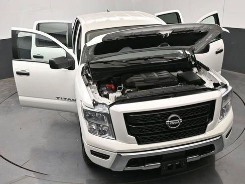 Used 2024 Nissan Titan SV AWD/4WD image 25