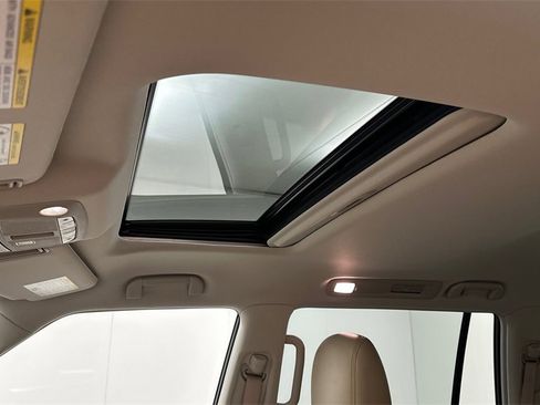 Certified 2024 Nissan Armada Platinum w/ Captain's Chairs Package image 19