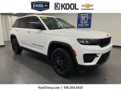Used 2025 Jeep Grand Cherokee Altitude