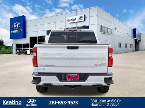 Used 2022 Chevrolet Silverado 1500 High Country w/ Technology Package AWD/4WD image 6