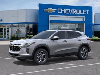 New 2026 Chevrolet Trax LT w/ Sunroof Package FWD video 2