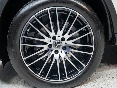 New 2026 Mercedes-Benz GLC 300 image 10
