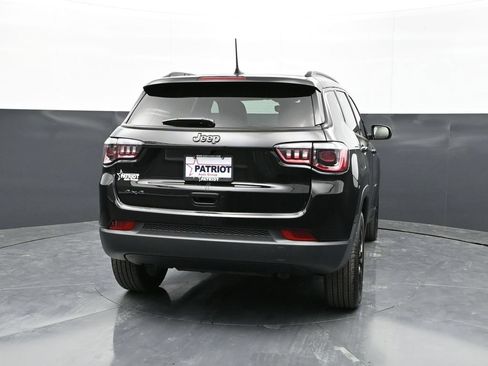 Used 2026 Jeep Compass Latitude AWD/4WD image 18