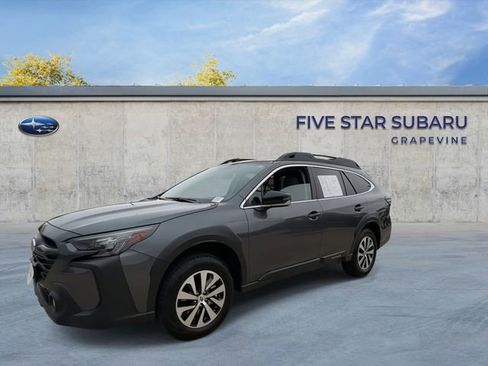 Used 2025 Subaru Outback Premium image 4