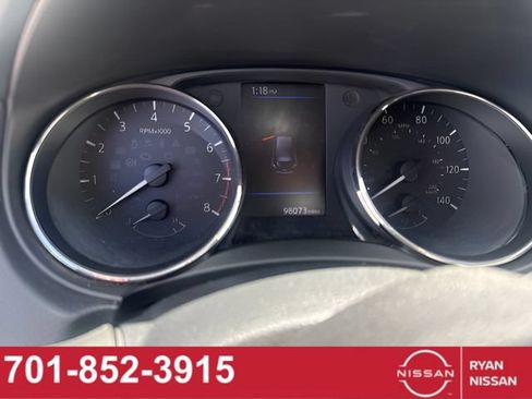Certified 2018 Nissan Rogue SV AWD/4WD image 10