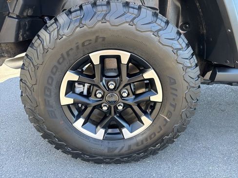 Certified 2025 Jeep Wrangler Unlimited Rubicon 4xe w/ Safety Group image 11