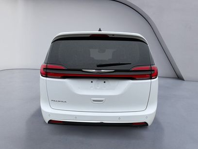 Used 2024 Chrysler Pacifica Touring-L