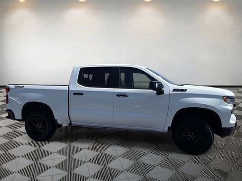 Used 2023 Chevrolet Silverado 1500 LT Trail Boss w/ LT Trail Boss Premium Package AWD/4WD image 4