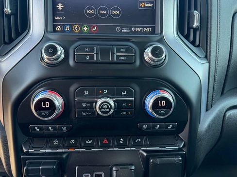 Used 2020 GMC Sierra 1500 SLT AWD/4WD image 37