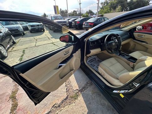 Used 2017 Toyota Camry LE FWD image 11