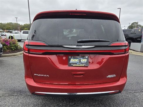 New 2026 Chrysler Pacifica Select image 14