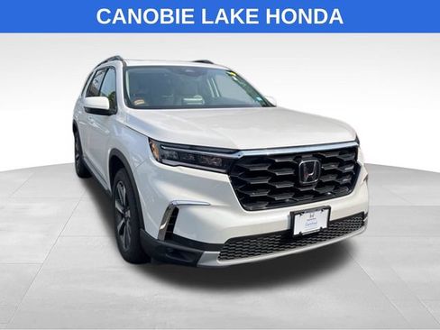 Certified 2025 Honda Pilot Touring image 1
