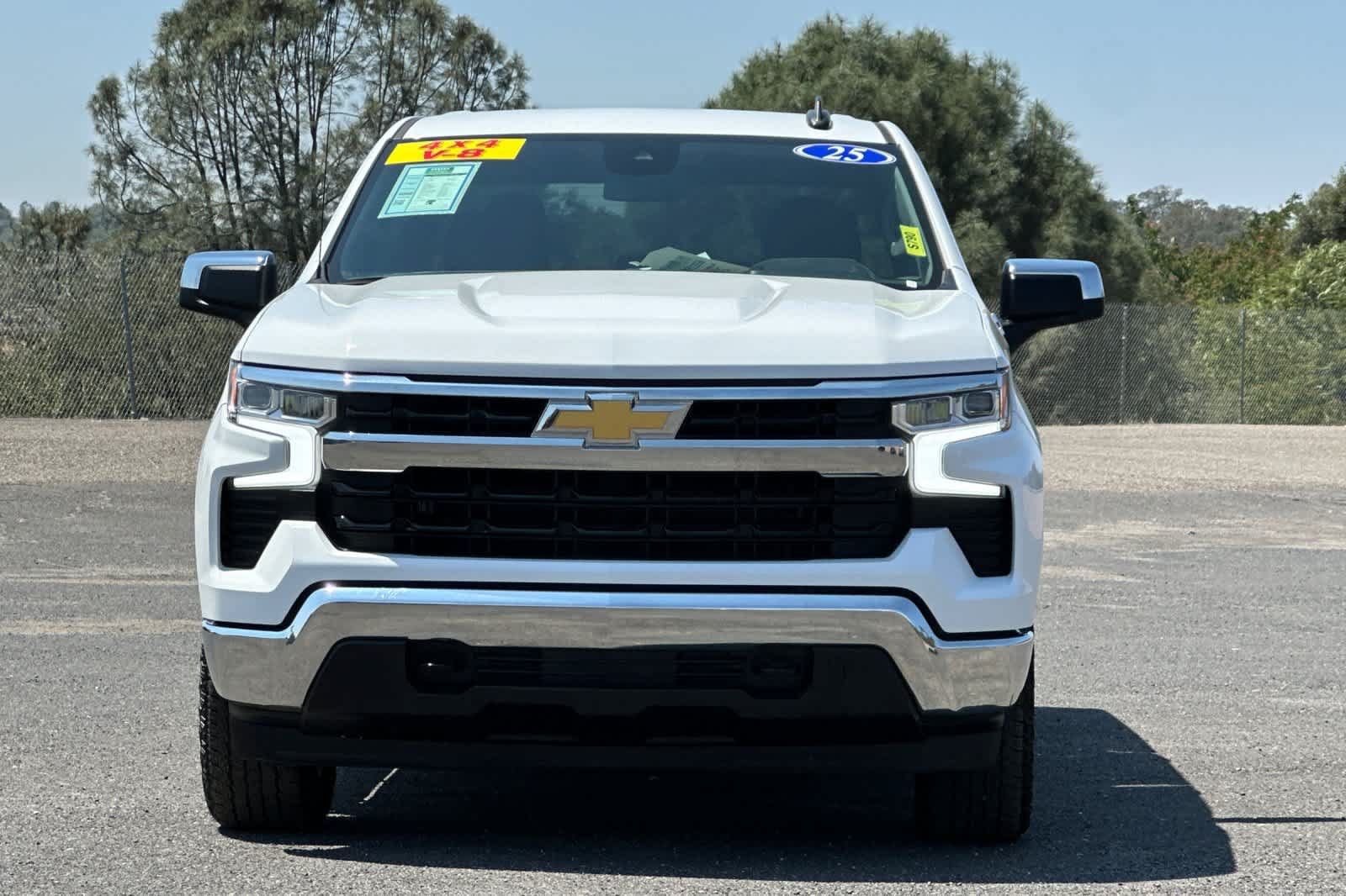 Used 2025 Chevrolet Silverado 1500 LT AWD/4WD image 8