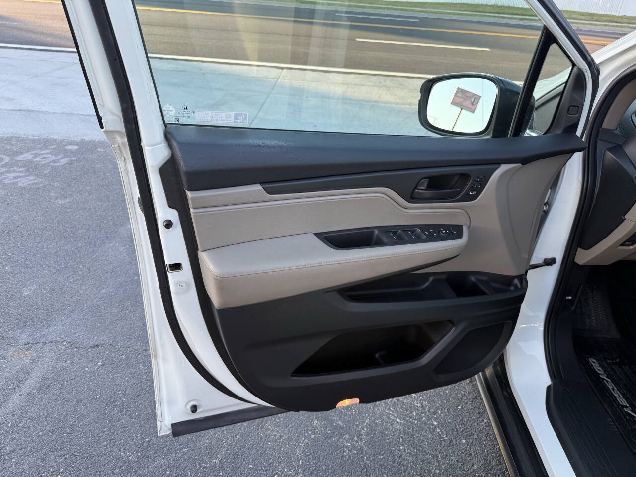 Used 2019 Honda Odyssey EX-L image 18