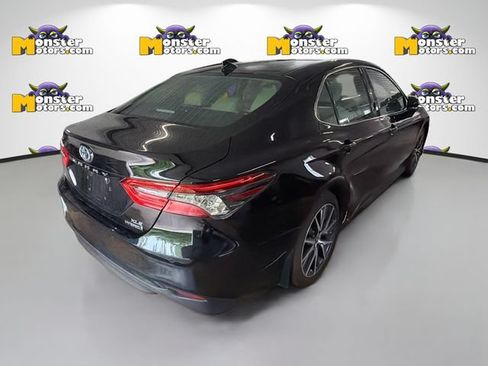 Used 2022 Toyota Camry XLE FWD image 4