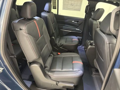 New 2026 Chevrolet Traverse RS w/ LPO, Floor Liner Package image 28