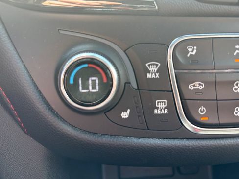 Used 2022 Chevrolet Equinox RS w/ LPO, Floor Liner Package FWD image 28