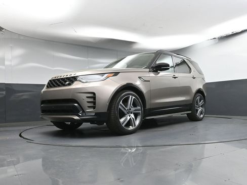 New 2026 Land Rover Discovery Dynamic SE image 25