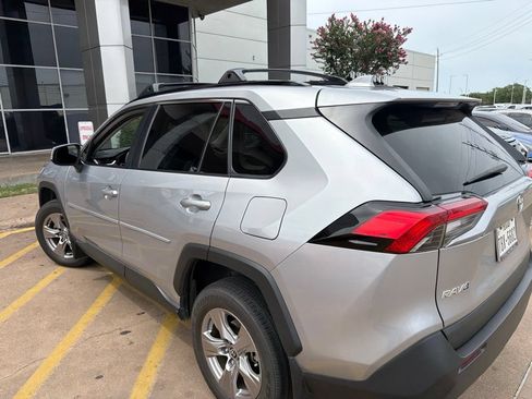 Used 2023 Toyota RAV4 XLE w/ Convenience Package FWD image 4