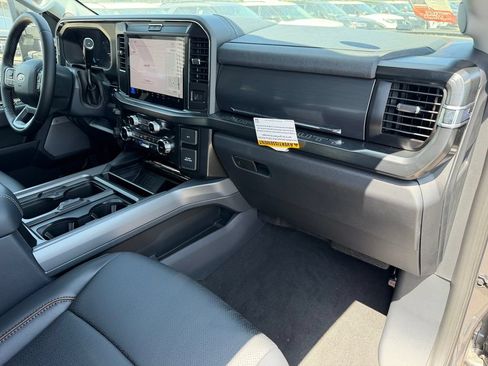 New 2026 Ford F250 Lariat w/ FX4 Off-Road Package AWD/4WD image 9