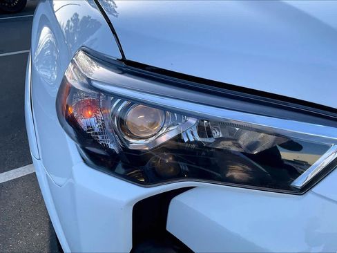 Used 2020 Toyota 4Runner SR5 Premium image 30