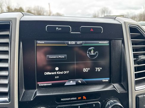 Used 2015 Ford F150 Lariat image 17