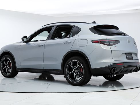 New 2025 Alfa Romeo Stelvio Sprint w/ Veloce Package AWD/4WD image 3