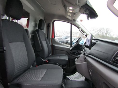 Used 2024 Ford E-Transit Low Roof RWD image 33