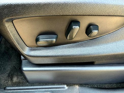 Used 2018 Chevrolet Suburban LT image 11