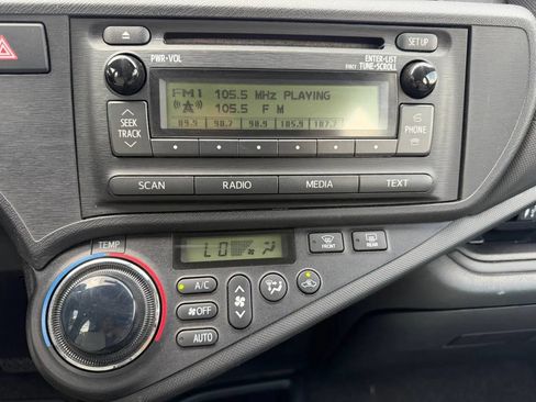 Used 2012 Toyota Prius C One FWD image 17