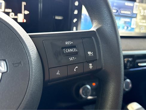 Used 2025 Nissan Kicks SV image 16