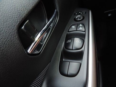 Used 2019 Nissan Kicks SV image 25