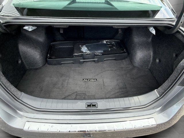 Used 2023 Nissan Altima 2.5 SR FWD image 14