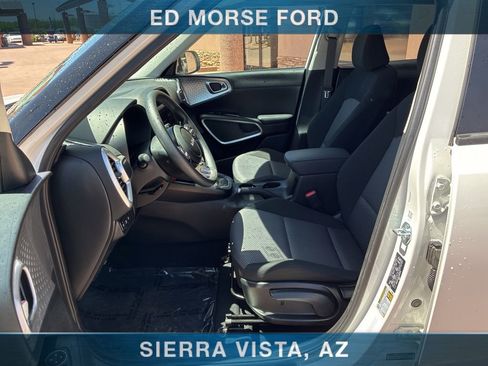 Used 2025 Kia Soul LX FWD image 19