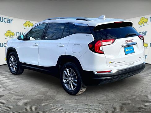 Used 2023 GMC Terrain SLT w/ Tech Package image 4