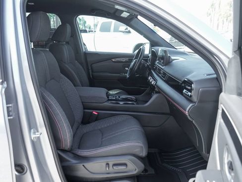 Used 2023 Honda Pilot Sport image 37