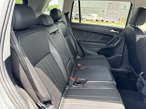 Used 2022 Volkswagen Tiguan SE AWD/4WD image 14