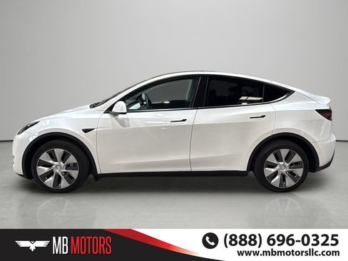 Used 2022 Tesla Model Y Long Range AWD/4WD image 2