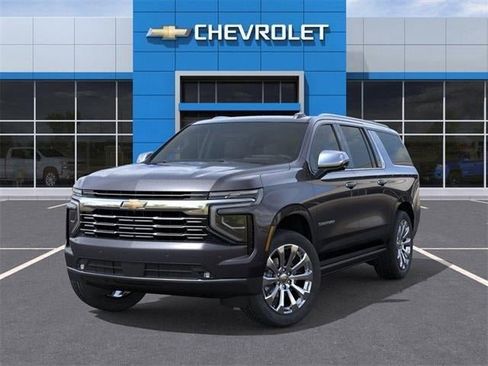 New 2025 Chevrolet Suburban Premier image 19