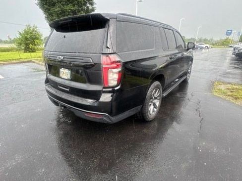 Used 2023 Chevrolet Suburban Z71 w/ Luxury Package AWD/4WD image 5